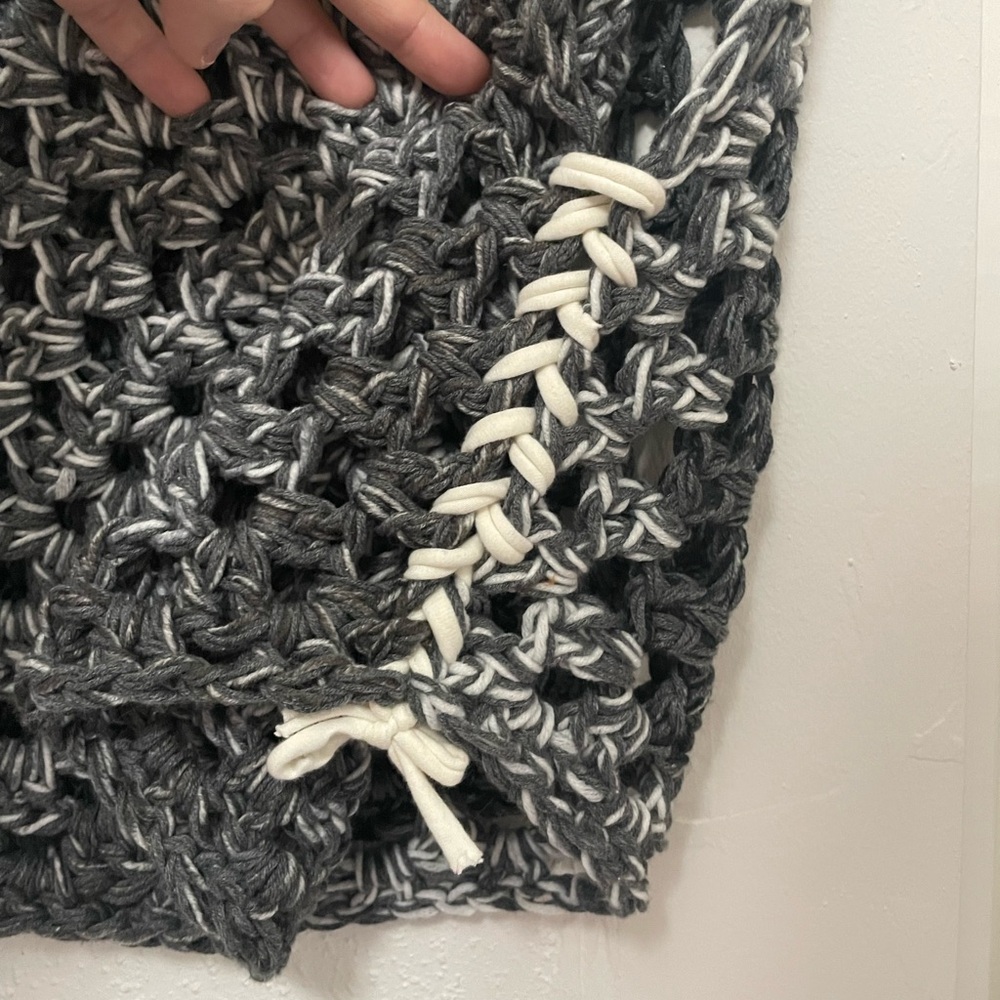 Reversible Design Knit Tank Vest - Picture 2 of 6